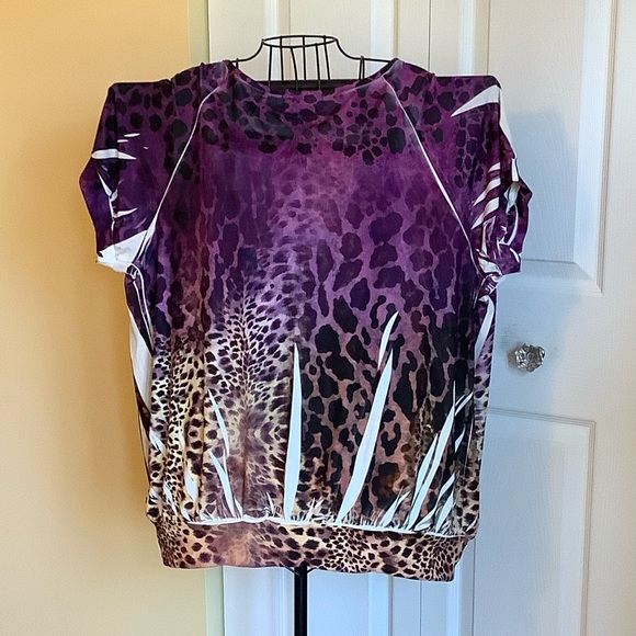 Colorful top. Excellent condition. - Picture 2 of 3